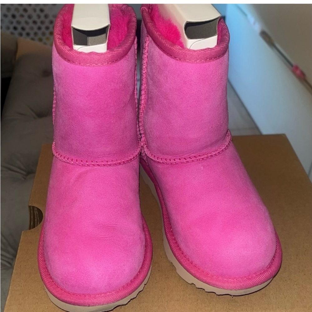 Pink toddler Uggs size 11